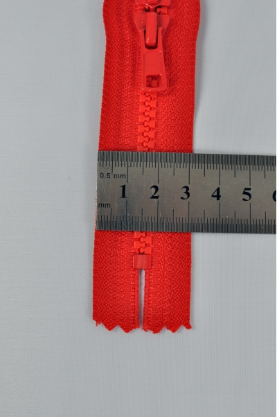 ZIP010  2號拉鏈 雙頭上下拉拉鏈  紅色雙頭樹脂膠牙拉鏈 密尾拉鏈  不設單獨拉鍊訂購 正面照